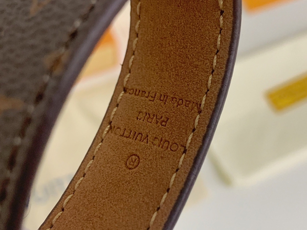 ブランドキーホルダー内部構造